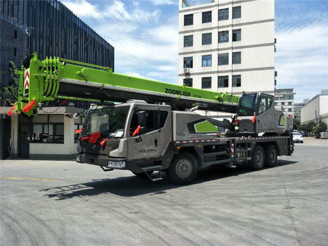 荔波县跨街广告牌的高空安装注意事项