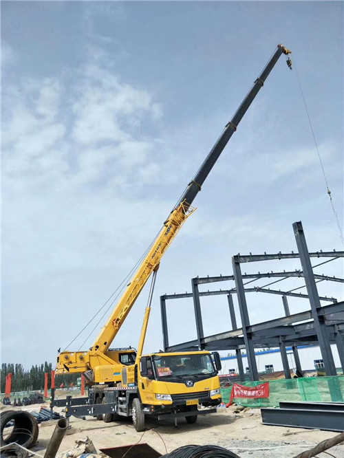 荔波县超高层建筑钢结构吊装案例